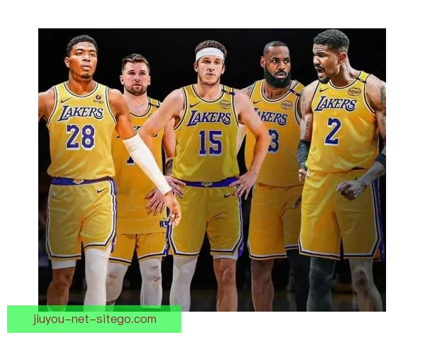 里夫斯腹斜肌二级损伤影响湖人季后赛阵容 专家提出治疗与轮换调整方案