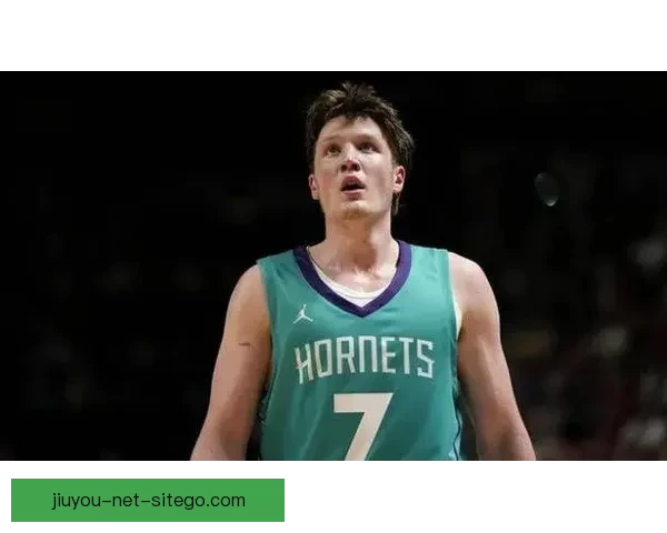 黄蜂三分轰炸力克尼克斯 克努佩尔豪华数据带队胜利 鲍尔助攻火力全开